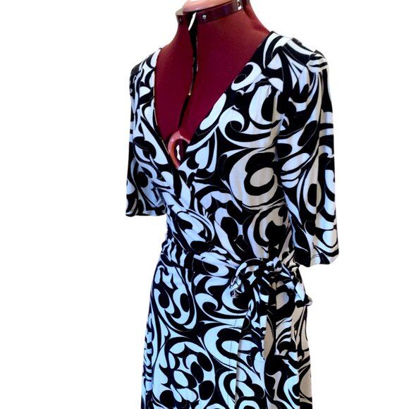 H&M - Black & White - Swirl pattern - Wrap Dress – Size 10 - Picture 5 of 13